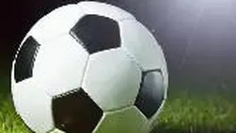 郑凯木微博被狂轰，网友深究踢伤王钰栋事件利益链